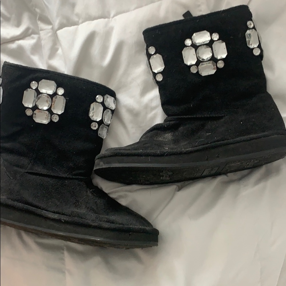 Joan Boyce furry boots